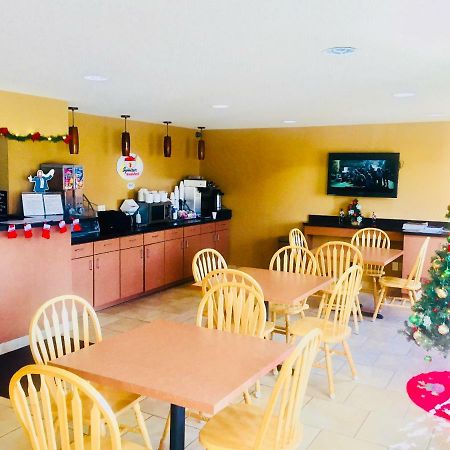 Hotel Super 8 By Wyndham Radcliff Ft. Knox Area Extérieur photo