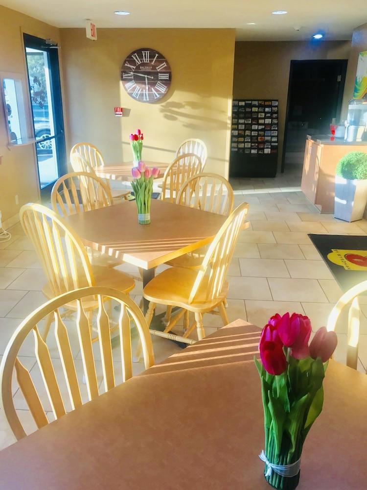 Hotel Super 8 By Wyndham Radcliff Ft. Knox Area Extérieur photo