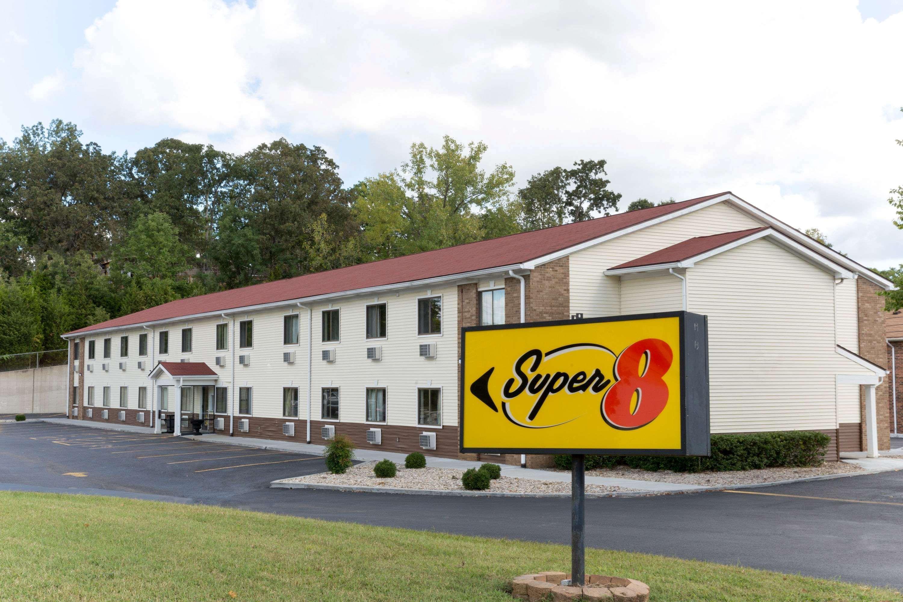 Hotel Super 8 By Wyndham Radcliff Ft. Knox Area Extérieur photo