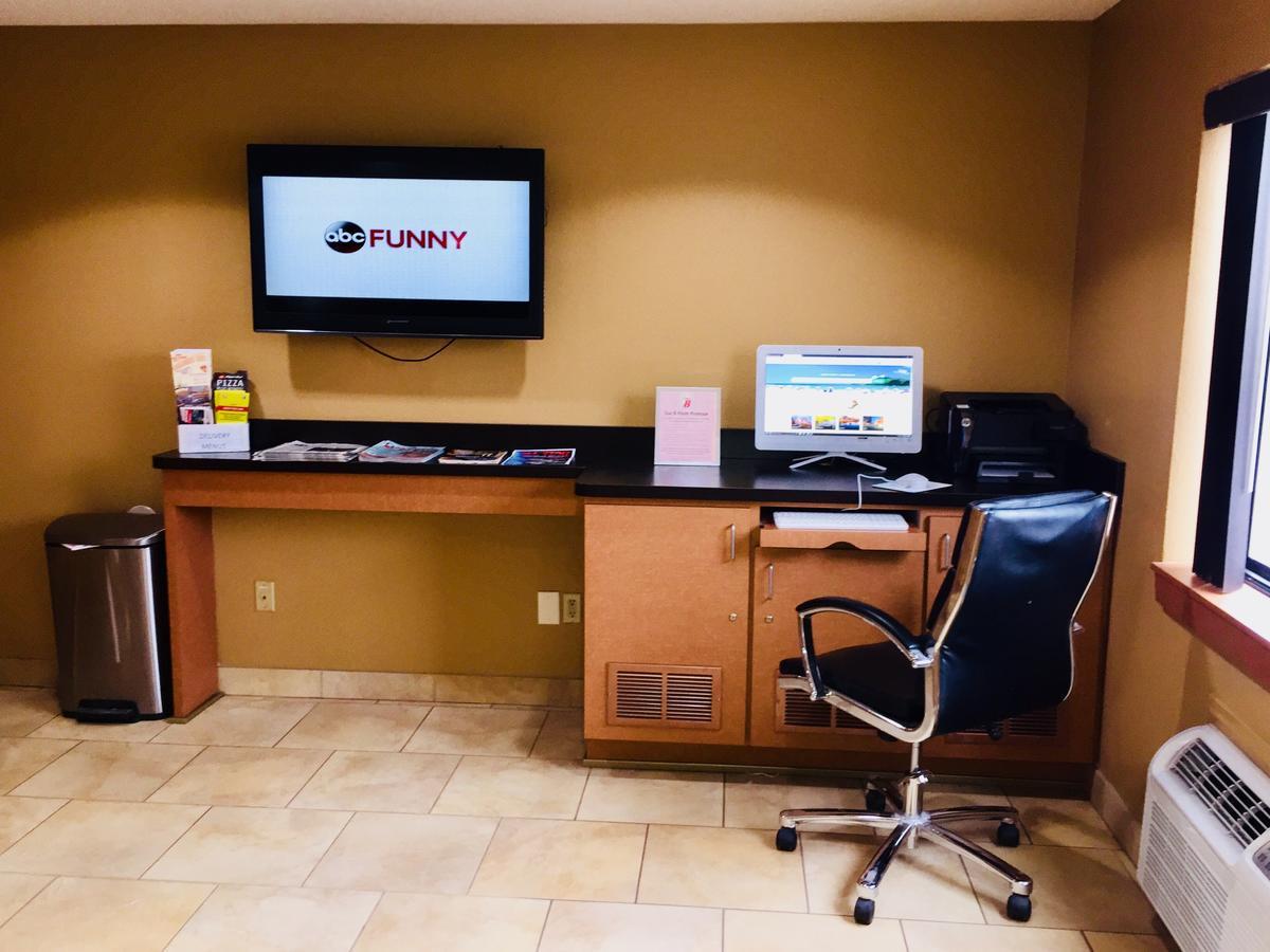 Hotel Super 8 By Wyndham Radcliff Ft. Knox Area Extérieur photo