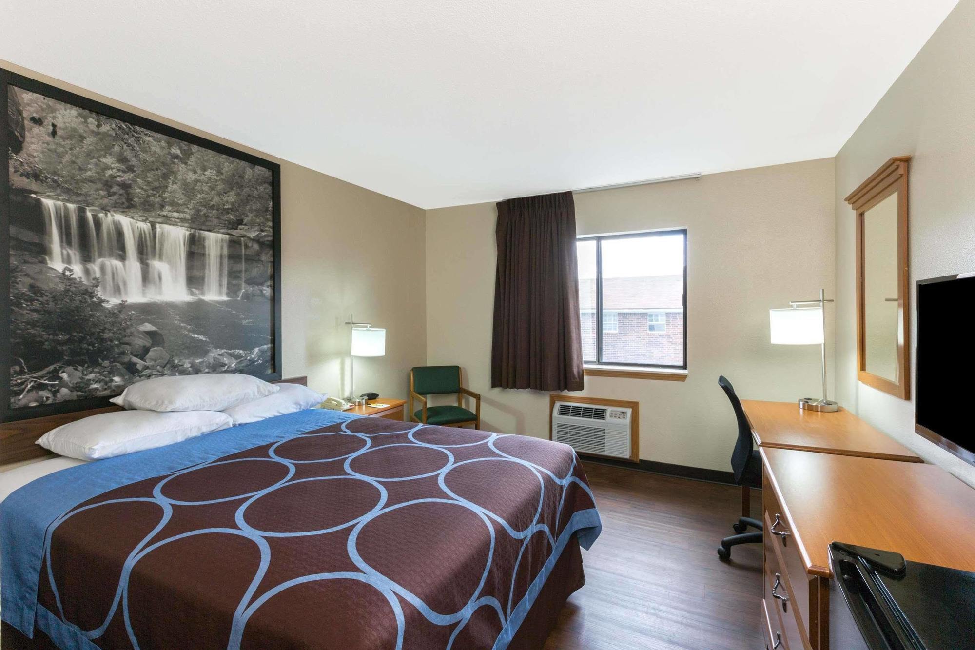 Hotel Super 8 By Wyndham Radcliff Ft. Knox Area Extérieur photo