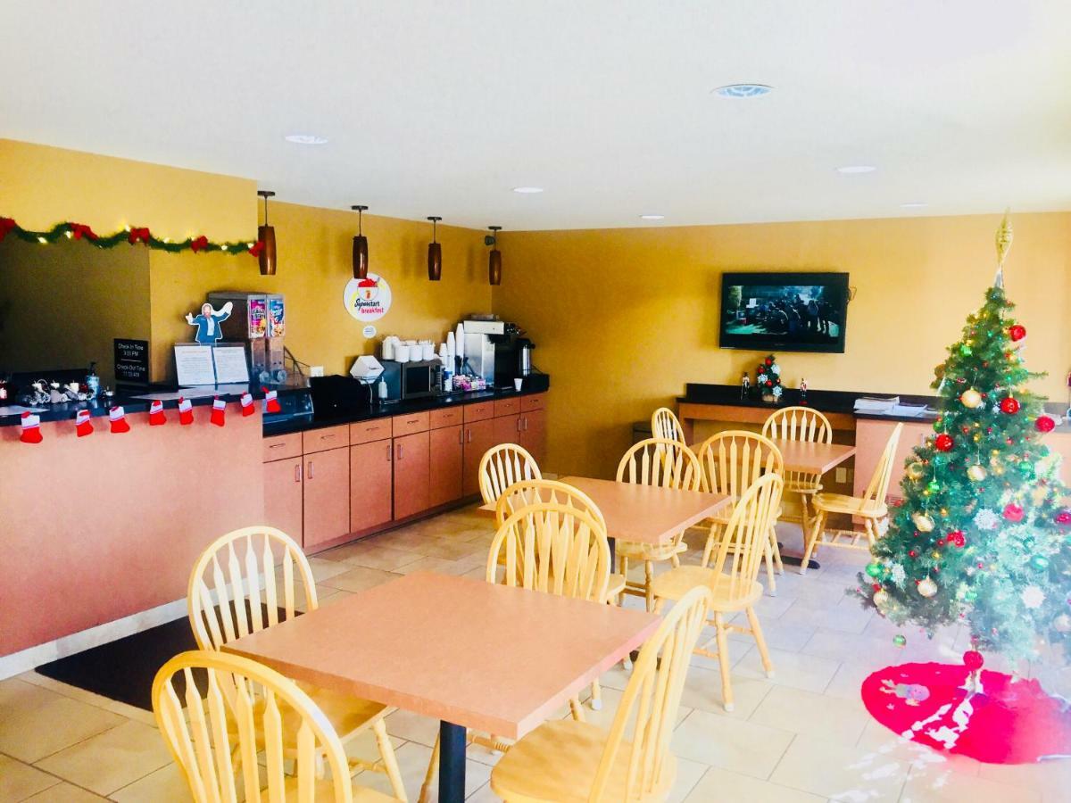 Hotel Super 8 By Wyndham Radcliff Ft. Knox Area Extérieur photo