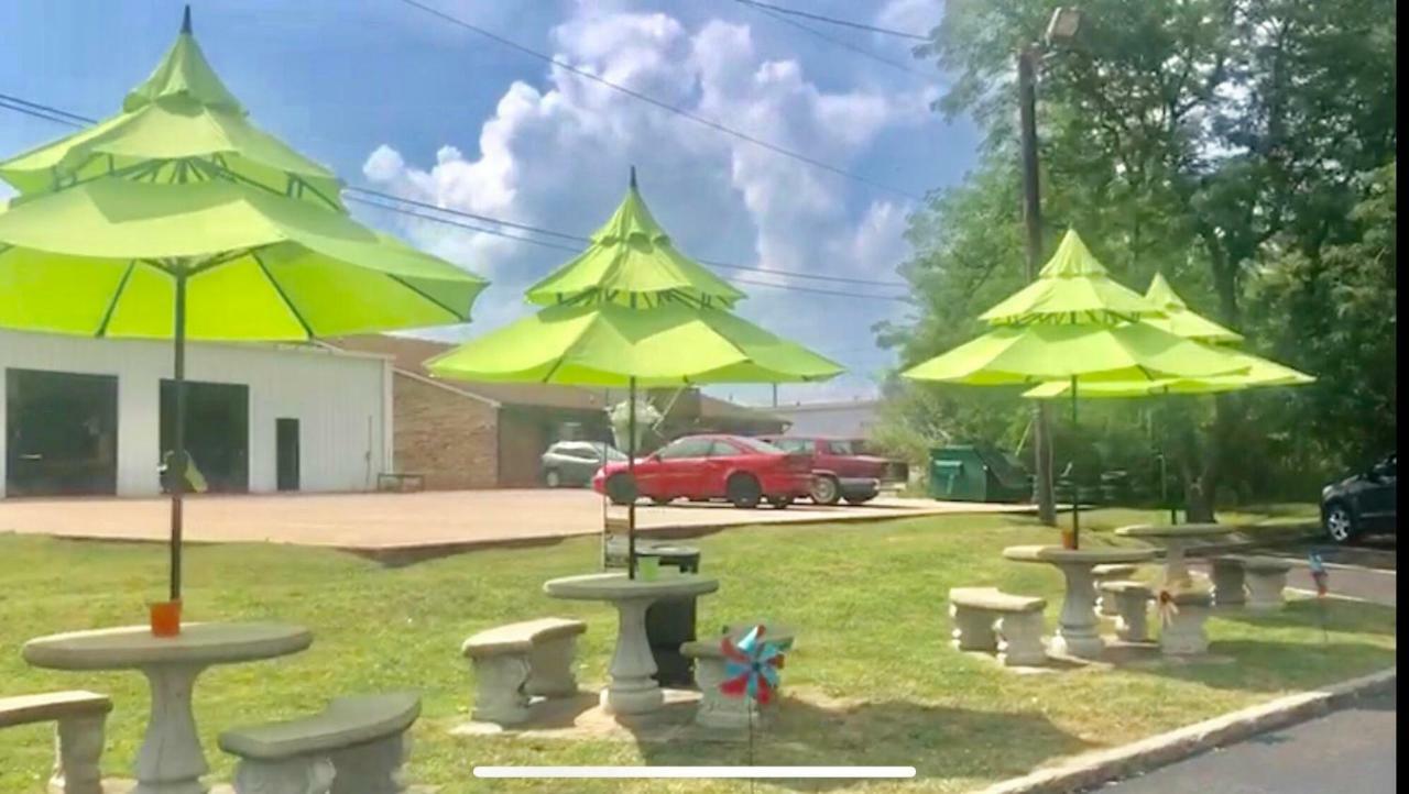 Hotel Super 8 By Wyndham Radcliff Ft. Knox Area Extérieur photo